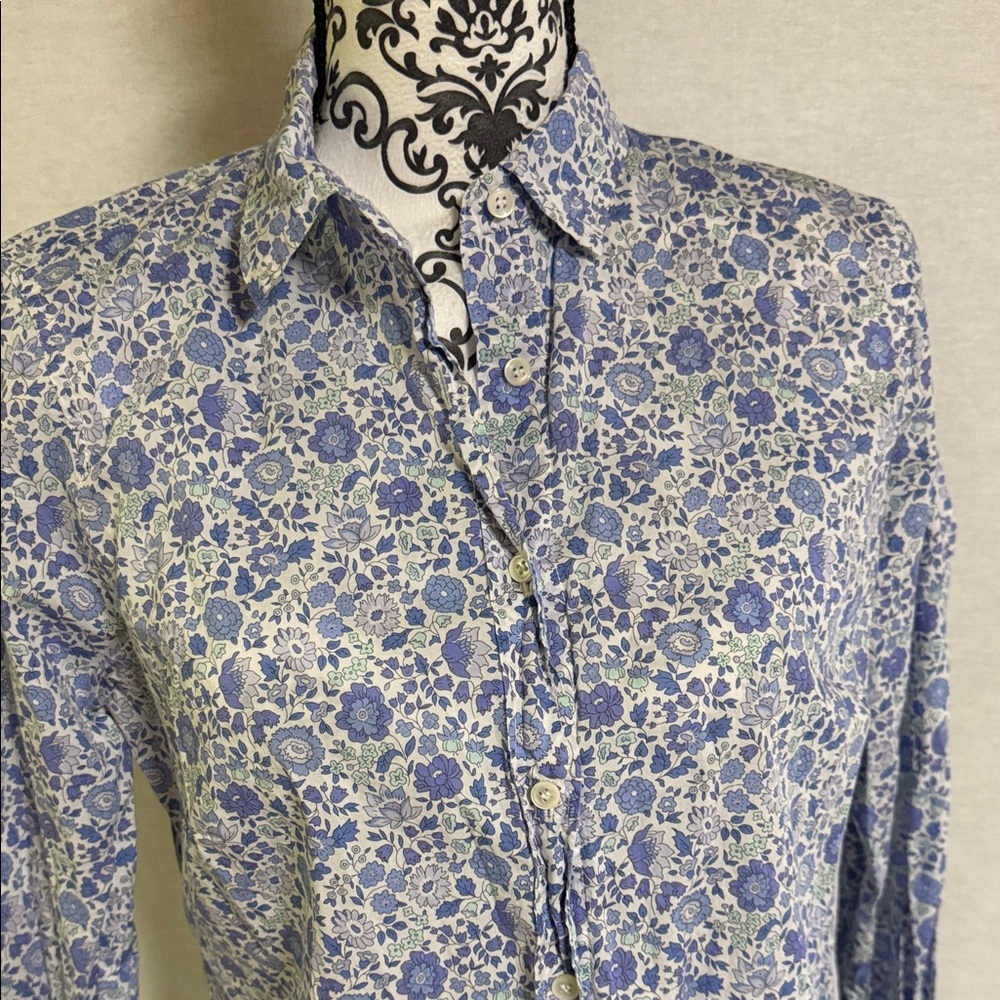 J. Crew made with  Liberty Fabric Blue Floral Women's Button Down Shirt T8 - Picture 3 of 14